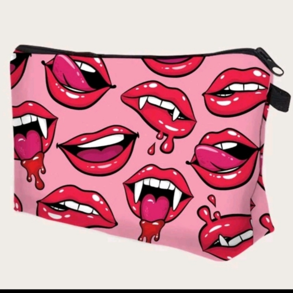 Vampire Lip Kisses Makeup Bag Travel Brushes Make-up Case NWOT